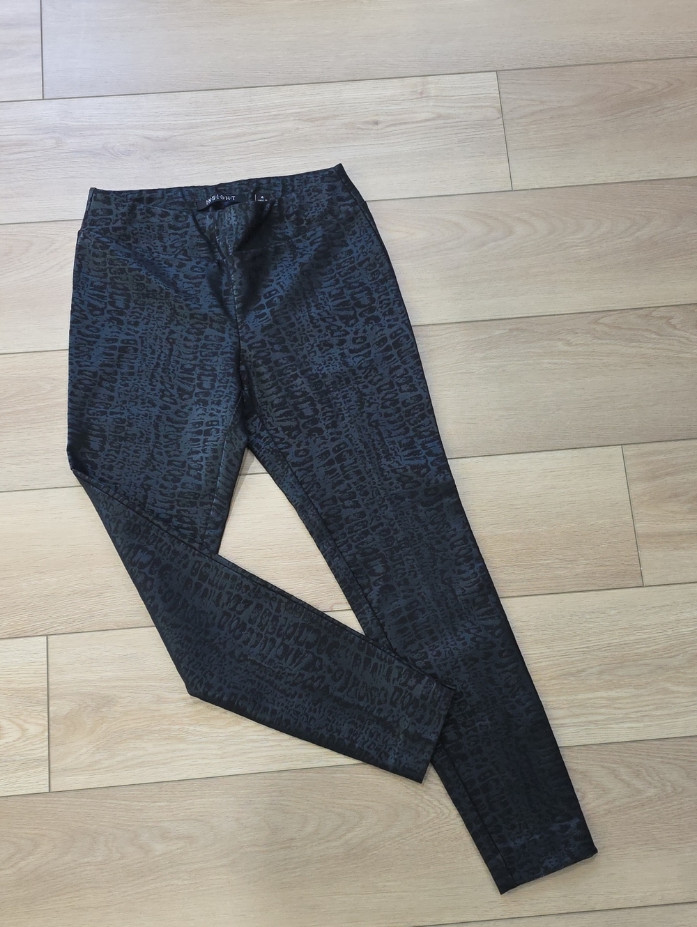 Insight Animal Print Stretch Black Textured Pull On Skinny Pants